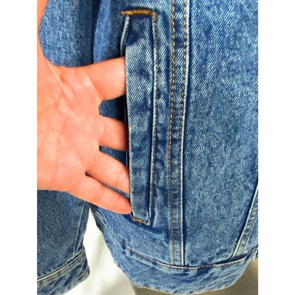 Space Jam A New Legacy Members Only Denim Jacket Looney Tunes Graphic Med NWT - Picture 3 of 5